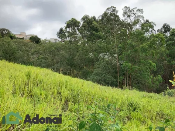 Imagem Terreno a venda com 1.026 m2 no Condomínio Serra dos Cristais,Ac, Carros