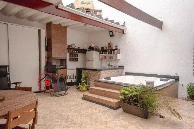 Imagem Sobrado lindo Vila Bertioga, parte interna toda reformada, casa aconchegante com 3 quartos sendo 1 suite, todos com ar condicionado, sala ampla, cozi