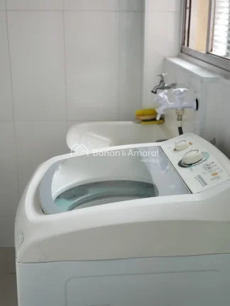 Imagem Este imóvel conta com dois dormitórios, dois banheiros, sala de estar integrada à sala de jantar,...