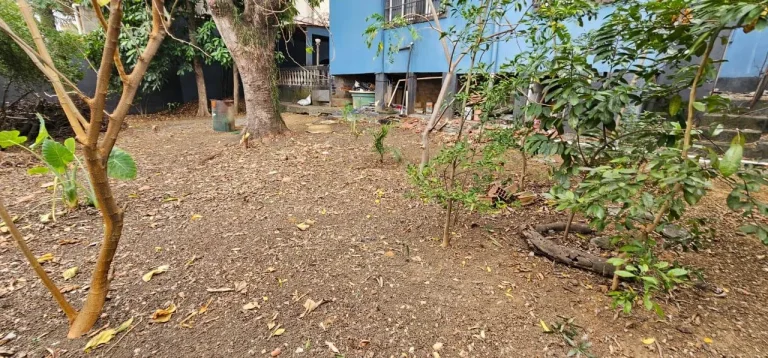 Imagem Linda casa com chácara perto de tudo. Estudo troca por imóveis de menor valor.