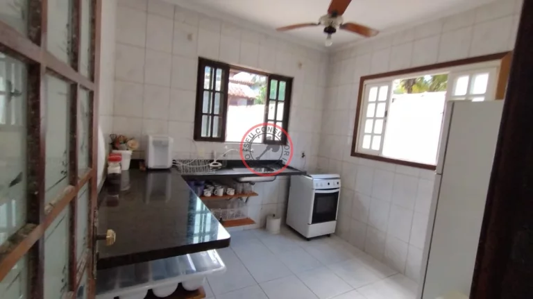 Imagem CASA COM ESCRITURA DEFINITIVA EM CAMBURY, 2 QUARTOS 2 BANHEIROS MESANINO SALA COZINHA AREA PRIVATIVA E VISTA PARA RESERVA NATURAL