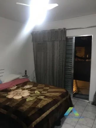 Imagem SANTO ANDRÉ Sobrado 225 metros, 4 dormitórios, EDICULA, 2 vagas, rua sem saída com tranquilidade e segurança ótimo valor e localização !!!