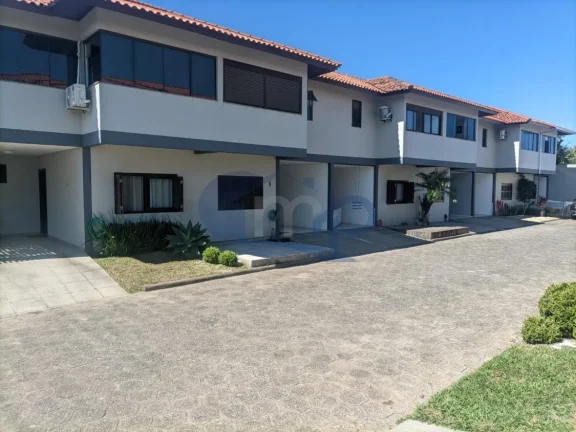 Imagem Sobrado á venda com 3 dormitórios na Stan em Torres/RS