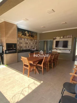 Imagem Casa com 3 dormitórios à venda, 202 m² por R$ 850.000,00 - Setor Paranaíba - Itumbiara/GO
