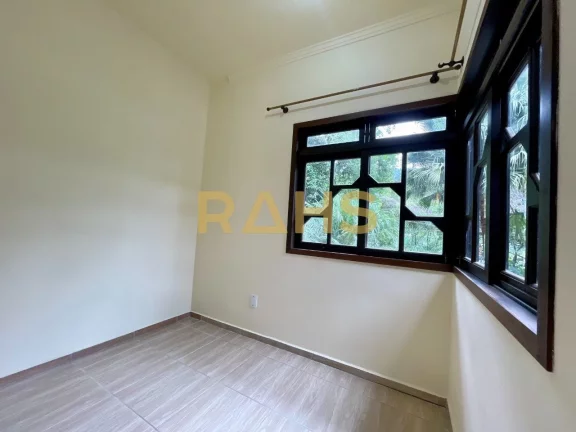 Imagem Excelente Casa com 1 suíte mais 3 quartos no bairro de Pirabeiraba em Joinville por R$890.000,00. T...