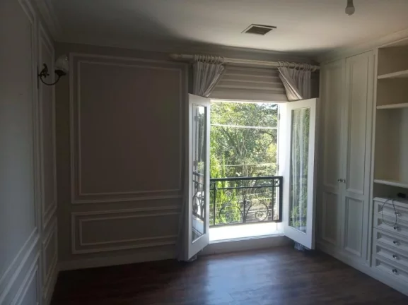Imagem Casa de Condomínio com 4 Quartos para alugar, 475m² -Jd Leonor