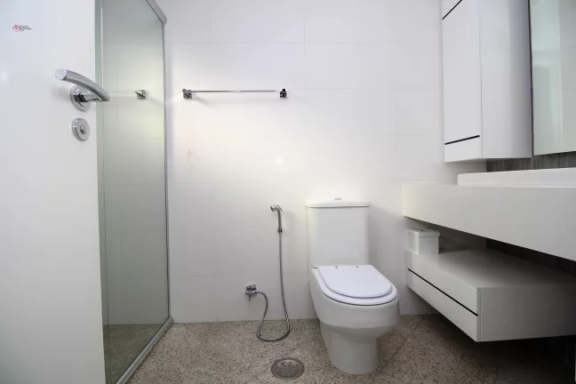 Imagem MARAVILHOSA COBERTURA DUPLEX EM MOEMA, EQUIPADA, COM 380 METROS. LINDA VISTA DA REGIÃO. PARA VENDA OU ALUGUEL.
