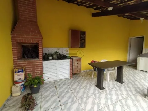 Imagem Casa térrea à venda em Peruíbe/SP Localizado à 880m da praia 3 dormitórios