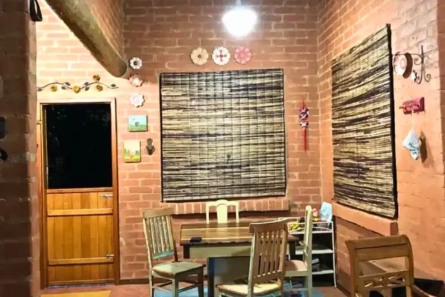 Imagem Casa Rústica de Montanha com Vista Aberta a 1.450 m de Altitude em São Bento do Sapucaí
