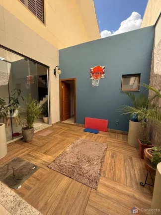 Imagem Casa à Venda no Condomínio Boungaville – 4 Quartos, 180m²