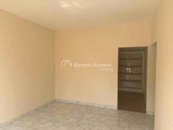 Imagem Casa para locação no bairro Taquaral em Campinas/SP. Na parte superior, living para 2 ambientes, 3...