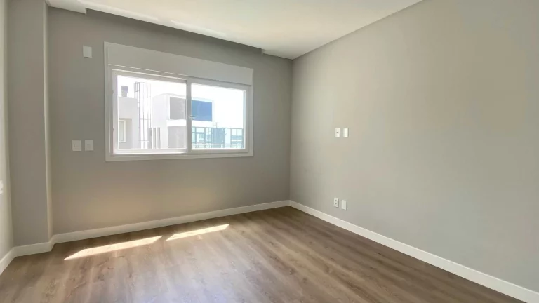 Imagem Casa nova no Condomínio Caledônia com 4 suítes e 4 vagas de garagem em Camboriú SC