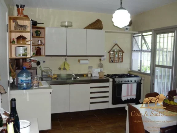 Imagem Oportunidade única, Casa á 5 minutos do Capivari, em Campos do Jordão/SP