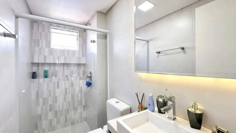 Imagem Apartamento com 4 dormitórios sendo 2 suítes e 2 vagas de garagem no centro de Balneário Camboriú