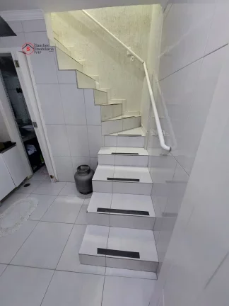 Imagem SOBRADO A VENDA AO LADO DO METRÔ VILA PRUDENTE. SUPER AMPLO E ACONCHEGANTE, EM RUA TRANQUILA. 3 SUÍTES E 4 VAGAS DE GARAGEM.