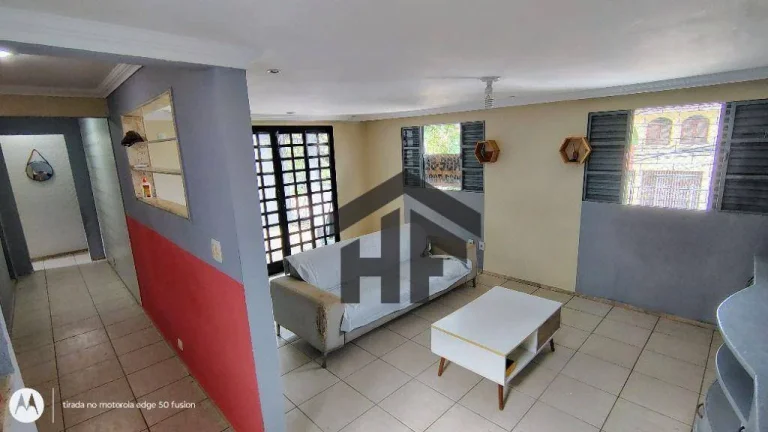Imagem Casa de 284m² à venda, com 5 quartos (2 suítes), localizada no Cordeiro, Recife - Pernambuco.
