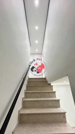 Imagem Sobrado moderno, espaçoso e recém-reformado com acabamento impecável! SAnto André bairro Camilópolis