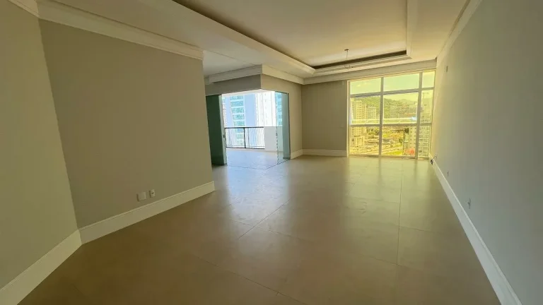 Imagem Apartamento com 4 dormitórios à venda sendo 4 suítes, 190.0 m² por - R$ 5.950.000,00 - Meia Praia - Itapema/SC