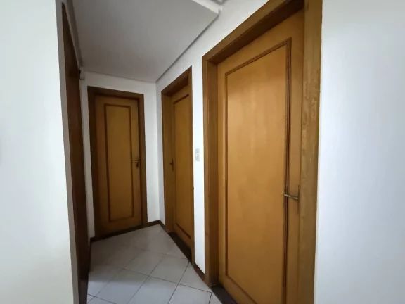 Imagem Apartamento 4º andar, 80m2, 2 vagas Cobertas, Elevador, Centro de Esteio-RS