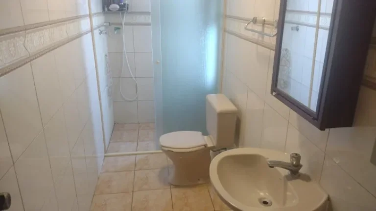 Imagem ???? "Você sabia que existe um condomínio PÉ NA AREIA com salão de festas e elevador em Praia Grande?"