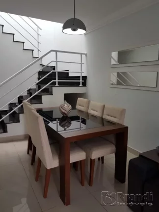 Imagem Ótimo sobrado 3 dorms sendo 1 suíte planejada, cozinha planejadas, 2 vagas.