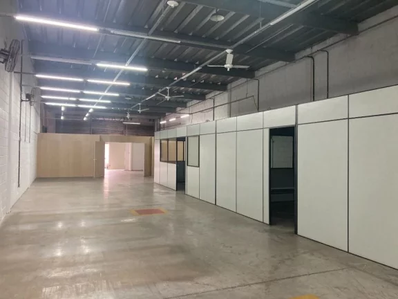 Imagem Salão para alugar, 300 m² por R$ 8.400,00/mês - Calmon Viana - Poá/SP
