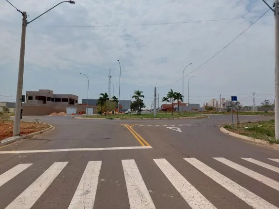 Imagem TERRENO COMERCIAL - COM ALICERCE PRONTO - AVENIDA DO JARDIM FLÓRIDA - HORTOLÂNDIA