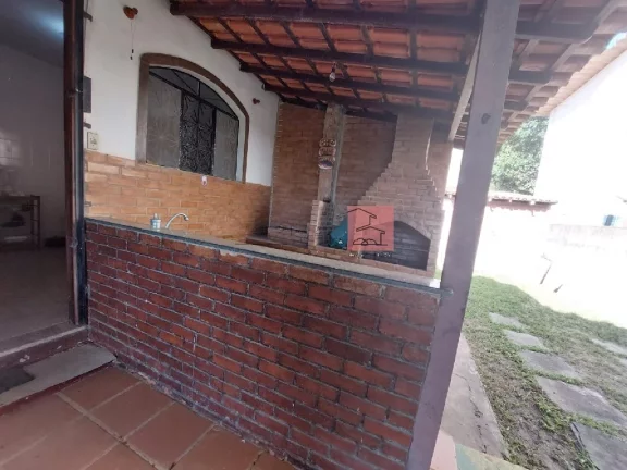 Imagem Casa para Venda em Araruama/RJ - 4 Dorm. 180 m2 Área Útil
