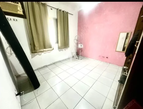 Imagem Casa Isolada à Venda com 3 Dormitórios e Piscina no Bairro Bom Retiro em Santos/SP