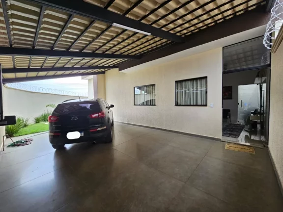 Linda Casa De Esquina No Ravena