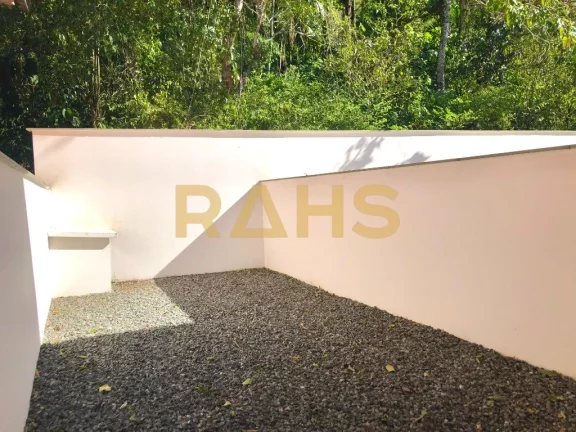 Imagem Ótimo sobrado geminado de canto localizado em Pirabeiraba, próximo ao Restaurante Gute Küche, em ...