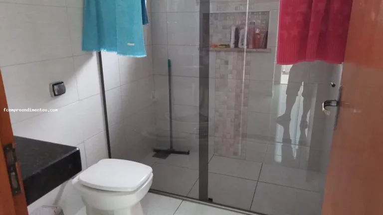 Imagem Casa para Venda em Araras, Jardim Santa Olívia II, 3 dormitórios, 1 suíte, 1 banheiro, 1 vaga