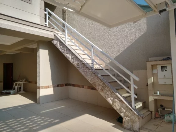 Imagem Sobrado com 145 metros quadrados, com 3 dormitórios suítes sendo 1 suíte com varanda e vista pano...