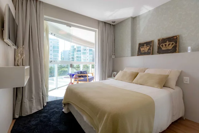 Imagem Apartamento mobiliado com área de lazer completa! 3 suítes e 3 vagas na Praia Brava em Itajaí