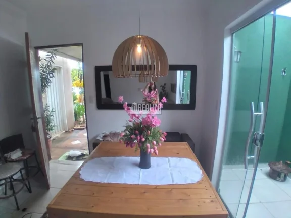 Imagem Casa com Espaço Gourmet e Hidro no Condomínio Portal Beija-flor, bairro Morada Du Park - Uberaba