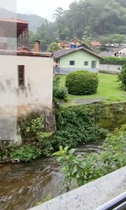 Imagem Comercial para Venda em Nova Friburgo, Mury, 2 dormitórios, 1 suíte, 2 banheiros, 2 vag