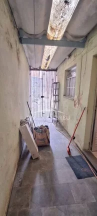 Imagem Sobrado com 300m², Escritura, Ótimo salão comercial(7 X 11mts), 2 Casas (4 Cômodos cada), Excelente Localização no Jardim Zaíra, Mauá-SP