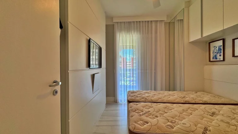 Imagem Apartamento com 3 dormitórios à venda, 102 m por R$ 3.200.000,00 - Riviera