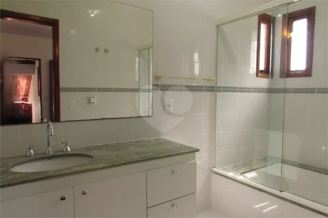 Imagem Casa para alugar com 4 quartos, sendo 2 suítes, em Vila São Francisco, São Paulo - SP