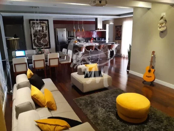 Imagem Apartamento impecável em andar alto