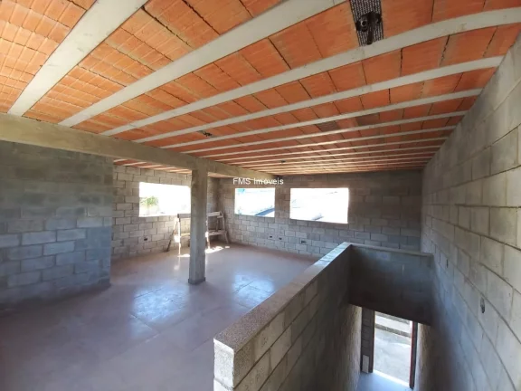 Imagem Galpão com 300m² em Itaquaquecetuba.