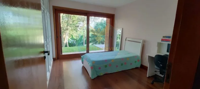 Imagem Casa em Condomínio a Venda no bairro Granja Viana - Jandira, SP