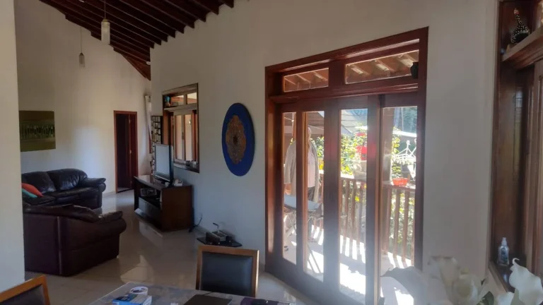 Imagem Casa no Condominio Arujá Country Club com 3 Suítes