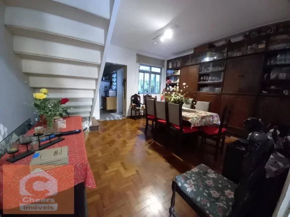 Imagem Sobrado - 200m² úteis - Metrô