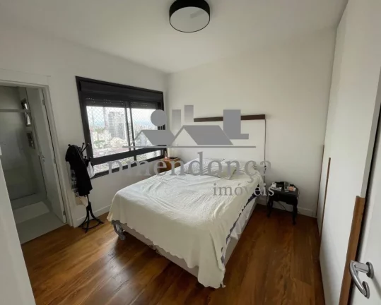 Imagem Apartamento reformado em Pinheiros com 01 suíte e 01 vaga, 75m²