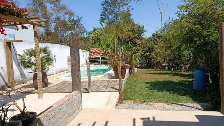 Imagem Chácara à venda em Araçoiaba da Serra-SP, Bairro Cercado, 2 quartos, 1 suíte, 1 sala, 2 banheiros, 6 vagas, 1.100m².