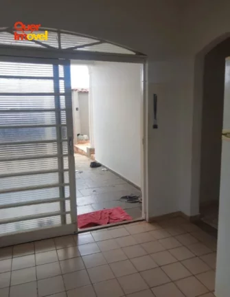 Imagem Casa à venda em Campos Elíseos, Ribeirão Preto-SP: 3 quartos, 1 sala, 3 banheiros, 2 vagas de garagem, 160m² de área.