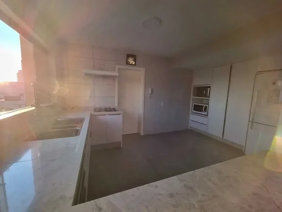 Imagem Apartamento com 4 dormitórios sendo 1 suíte e 1 vaga no Centro de Itajaí