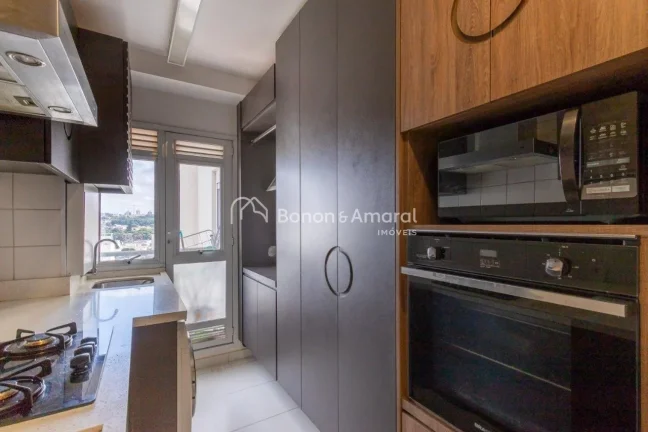 Imagem Com 83,60m² de área útil, este apartamento oferece ambientes integrados e climatizados que aliam ...