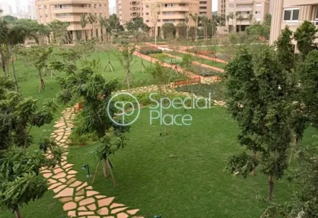 Imagem Lindo apartamento com 263m² de área privativa. São 4 dormitórios ( 4 suítes ) e 5 vagas na gara...